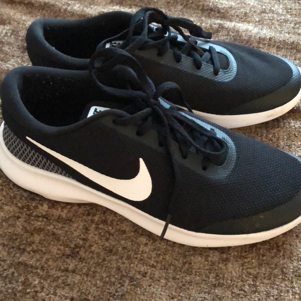 NIKE RUNNING SNEAKERS